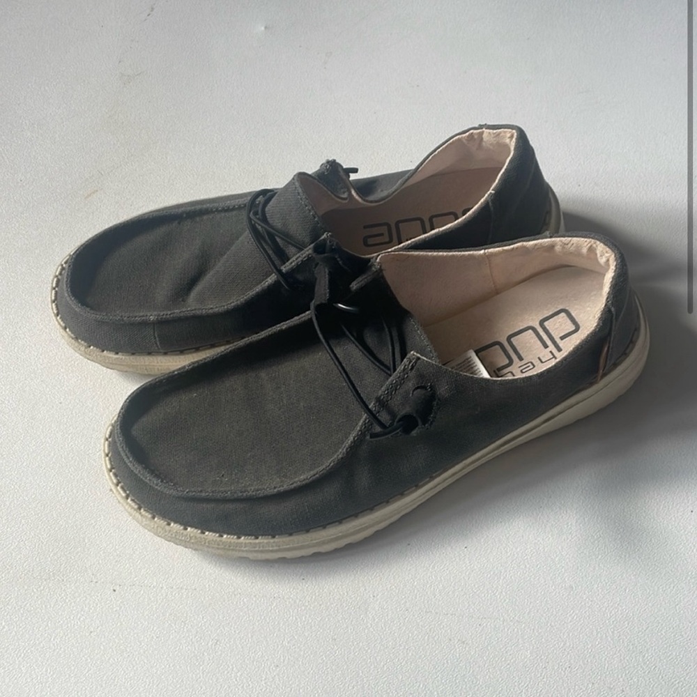 HEYDUDE Wendy Chambray Shoes wms 7